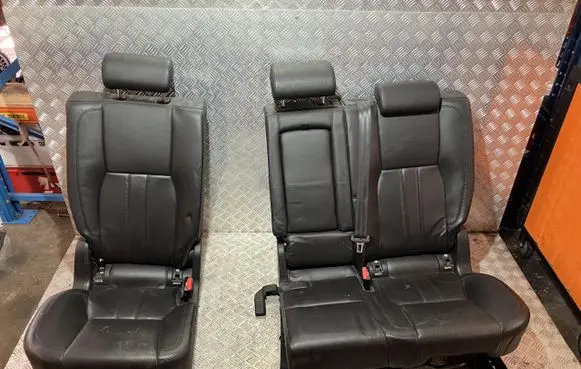 Land Rover Discovery Sport Second row seats TM26020