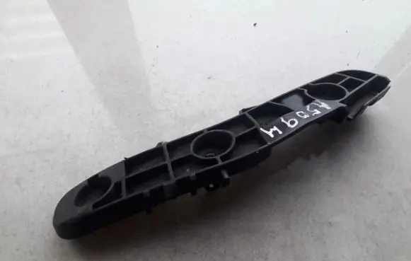 Toyota Avensis T270 Front bumper mounting bracket 5257805010 52578-05010