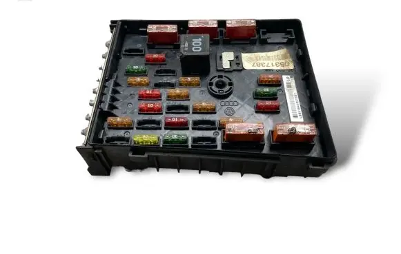 Volkswagen PASSAT B6 Fuse box set 3C0937125 05317387