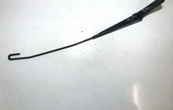 Front wiper blade arm
