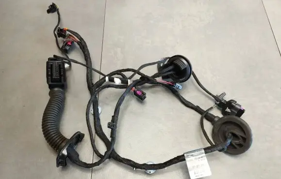 Audi A5 Sportback 8TA Rear door wiring loom 8T8971688AA