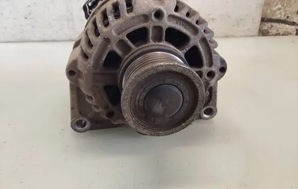 Opel Insignia A Generator/alternator 13500577