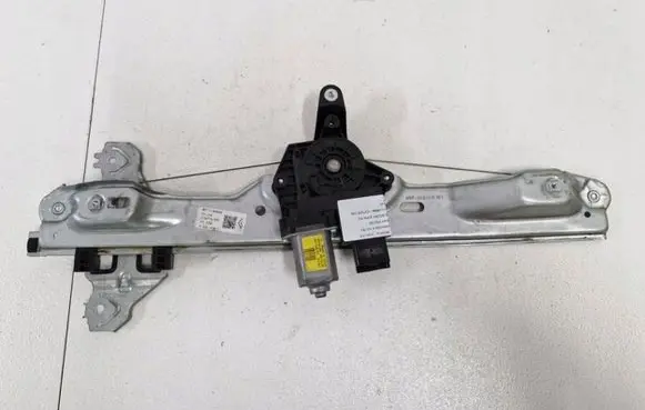 Renault Kadjar Front door window regulator with motor 807218884R