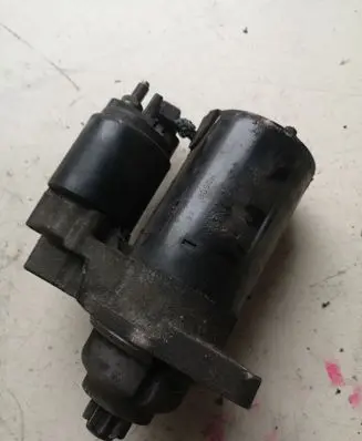 Volkswagen New Beetle Starter motor 0001121008