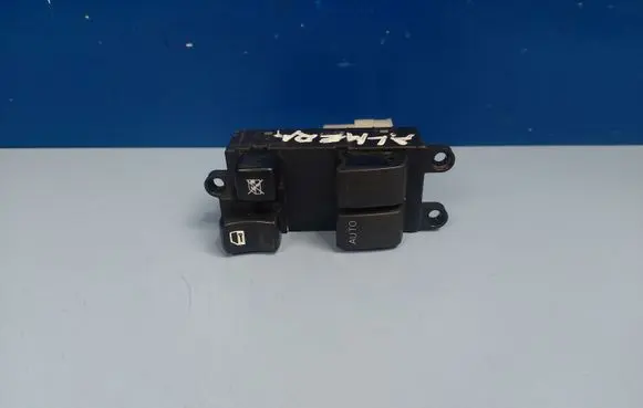 Nissan Almera Tino Electric window control switch 80961BU200