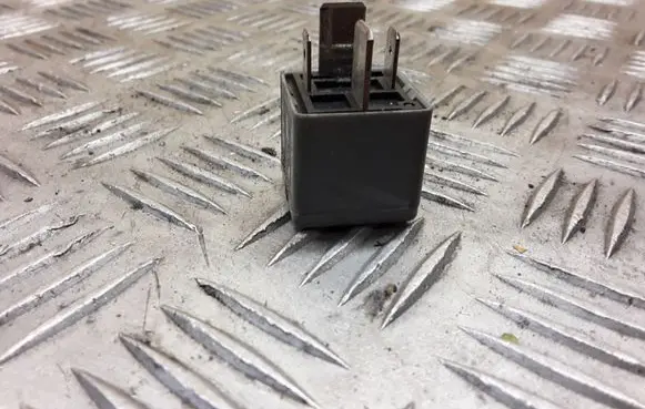 Audi A6 S6 C5 4B Other relay 8D0951253 V23134J52X300