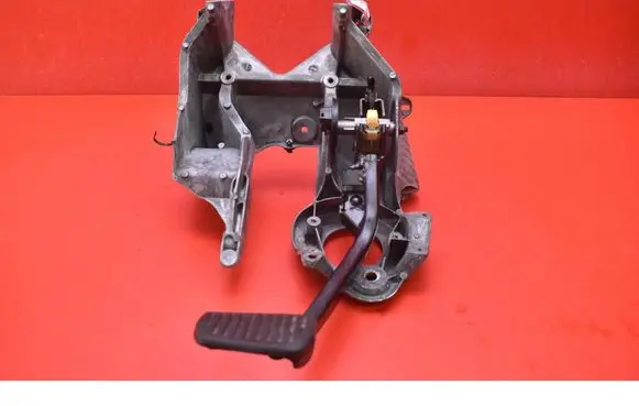 Volvo S90, V90 Accelerator throttle pedal 31381852