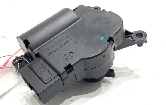 Audi Q7 4L Air flap motor/actuator 52411483R04