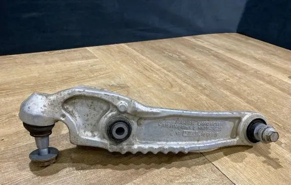 Jaguar F-Pace Front lower control arm/wishbone HK833C255 10R9AF
