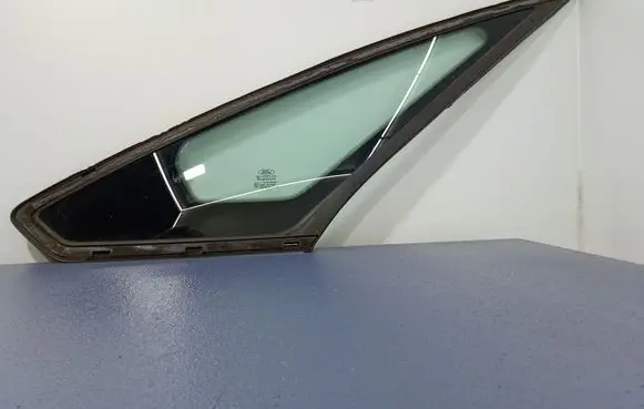 Ford S-MAX Front door vent window glass four-door 
