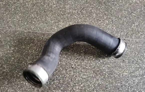 Volkswagen Multivan T5 Intercooler hose/pipe 7H0145709A