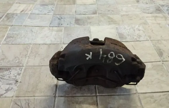 Mazda 3 I Front brake caliper