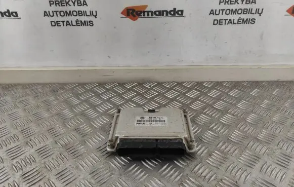 Skoda Octavia Mk1 (1U) Engine control unit/module 038906012CL 28SA4726 0281010380