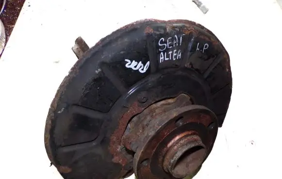 Seat Altea XL Front wheel hub spindle knuckle