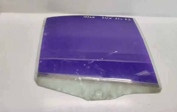 BMW 5 E39 Rear door window glass