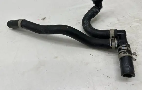 Toyota RAV 4 (XA50) Engine coolant pipe/hose