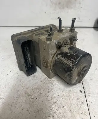 Volkswagen Golf IV ABS Pump 1C0907379 00006065D2 10096003133