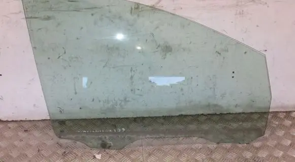 Seat Alhambra (Mk2) Front door window glass four-door