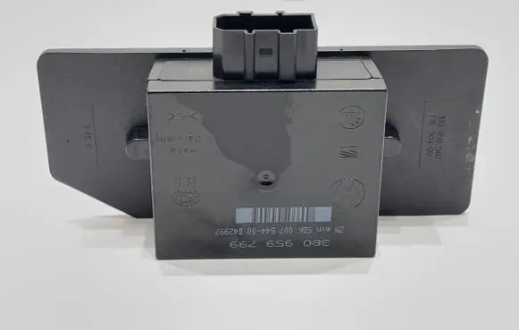 Volkswagen PASSAT B5 Central body control module 3B0959799