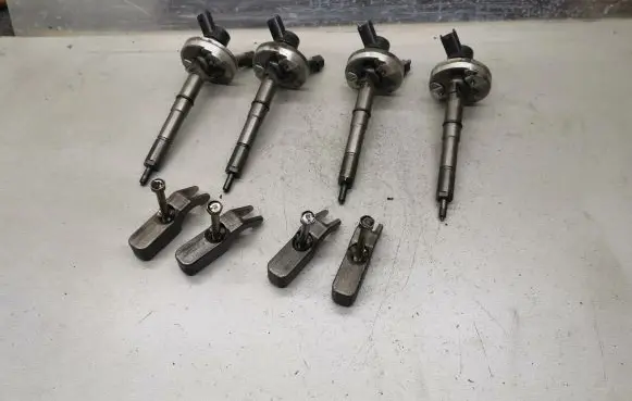 Renault Master II Fuel injectors set 0445110168 16600DB002