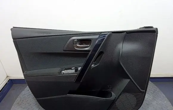Toyota Auris E180 Door card panel trim set