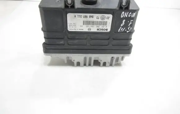 Volkswagen Golf III Engine control unit/module 8A0907311H 26SA3008 0261203184