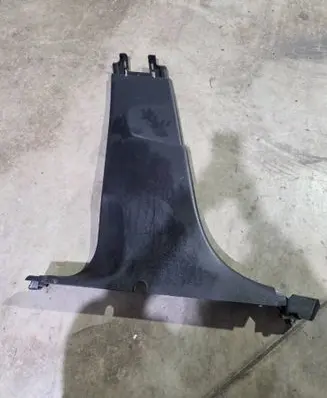 Peugeot 308 (B) pillar trim (bottom) 9677443377 MP6885