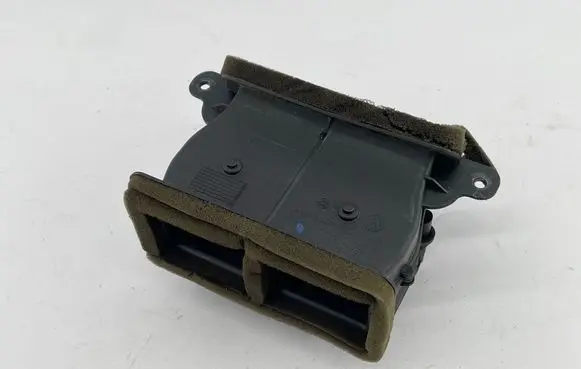 Volkswagen Touareg I Other center console (tunnel) element 7L0820526C