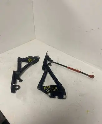 Volkswagen Golf Plus Engine bonnet/hood hinges 5M0823301 5M0823302