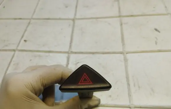 Volvo S60 Hazard light switch 9441045