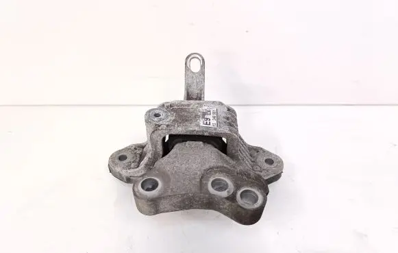 Opel Zafira C Engine mount bracket 13248551