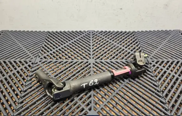 Toyota RAV 4 (XA40) Steering column universal joint 