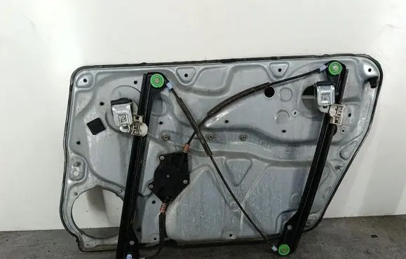 Volkswagen PASSAT B5.5 Front door window regulator with motor 3B4837755D