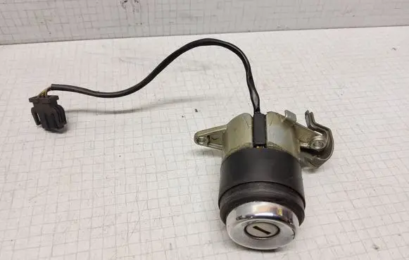 Audi 100 S4 C4 Tailgate exterior lock 