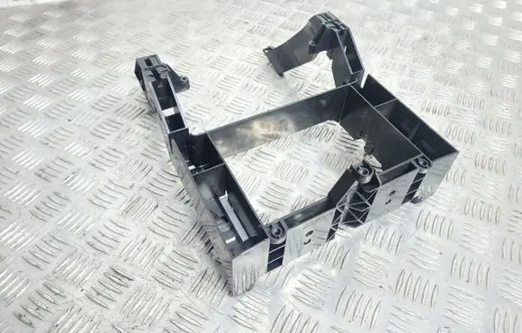 Mercedes-Benz E W211 Radio/GPS head unit trim A2116800134