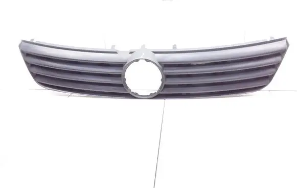 Volkswagen PASSAT B5 Front bumper upper radiator grill VW0702401