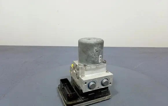 BMW X4 F26 ABS Pump 8469002
