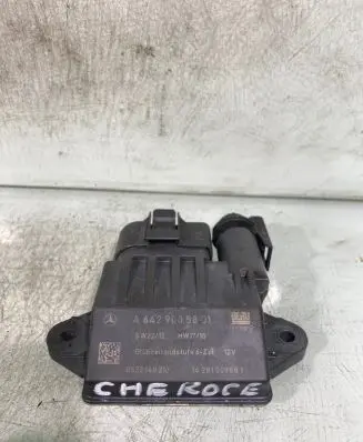 Jeep Grand Cherokee (WK) Glow plug pre-heat relay A6429005801