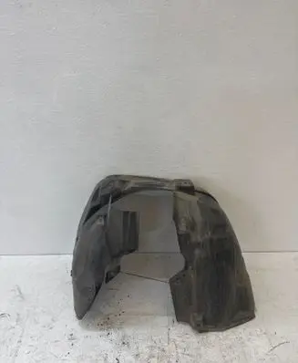 Front wheel arch liner splash guards