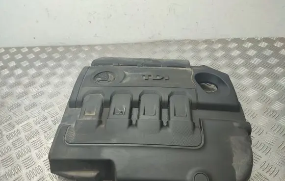 Skoda Octavia Mk3 (5E) Engine cover (trim) 04L103925T