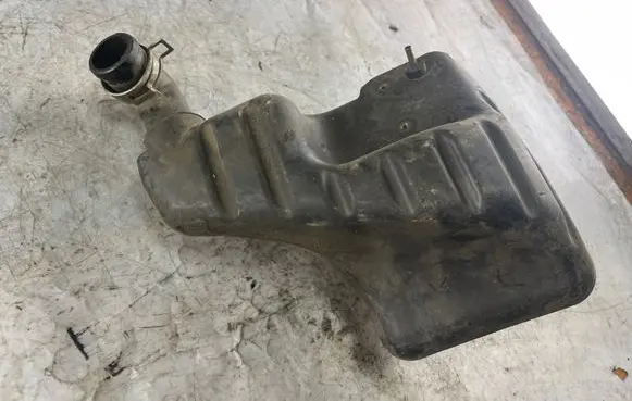 Nissan Patrol Y61 Intake resonator Vc100