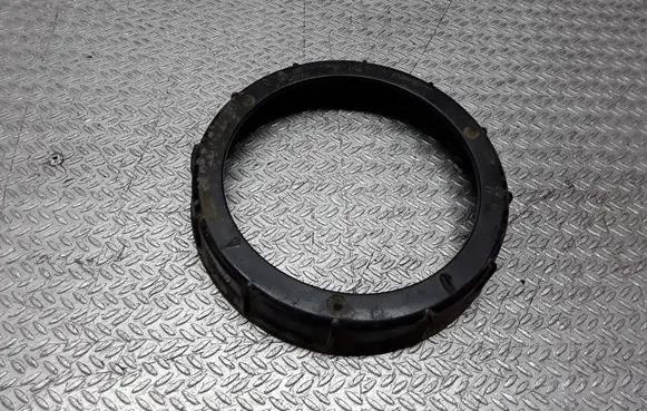 Toyota Avensis T250 In tank fuel pump screw locking ring/nut 