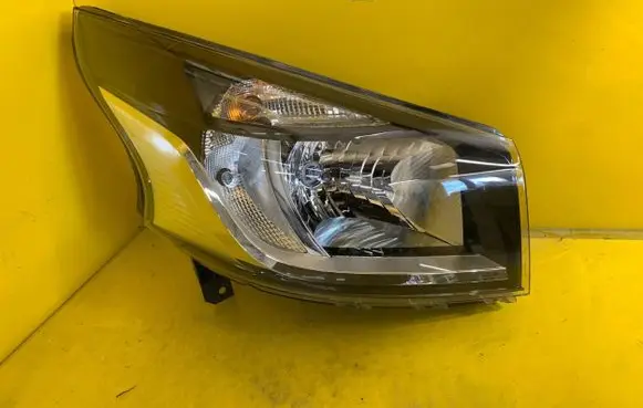 Renault Trafic III (X82) Headlight/headlamp 260109868R