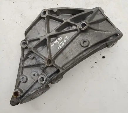 Peugeot 407 Engine mounting bracket 9682367380