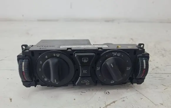 Mercedes-Benz E W210 Climate control unit 2108303185