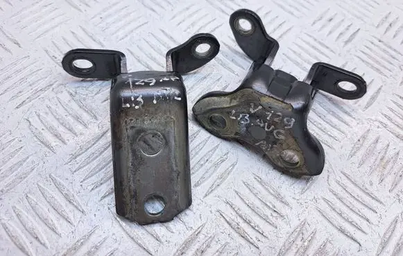 Rear door hinge set