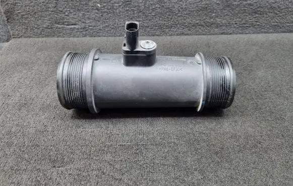 Audi Q7 4M Intercooler hose/pipe 4M0145683A 4M0145673B