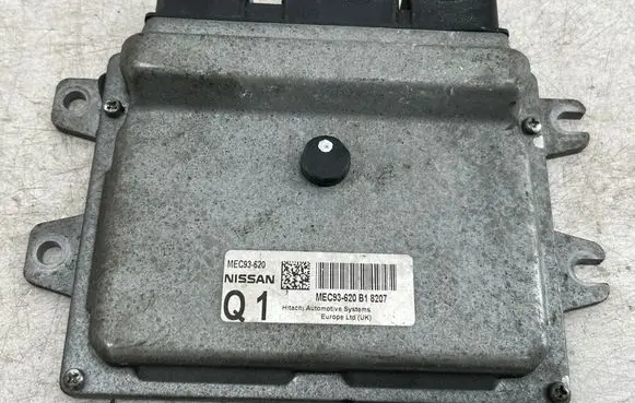 Nissan Qashqai Engine control unit/module MEC93620