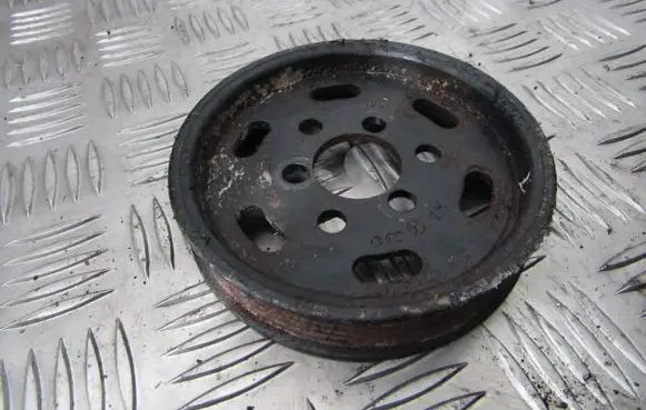 Volkswagen Golf IV Power steering pump pulley 038145255A