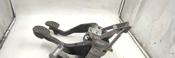 Audi A4 S4 B5 8D Pedal assembly 8d1721117